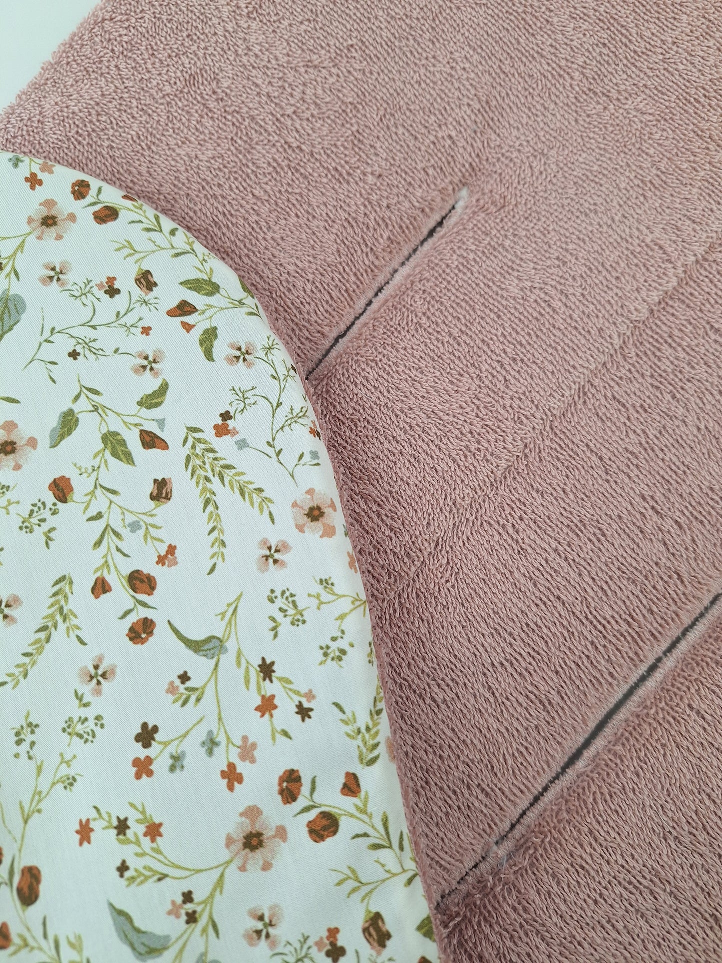 Reversible seat cushion