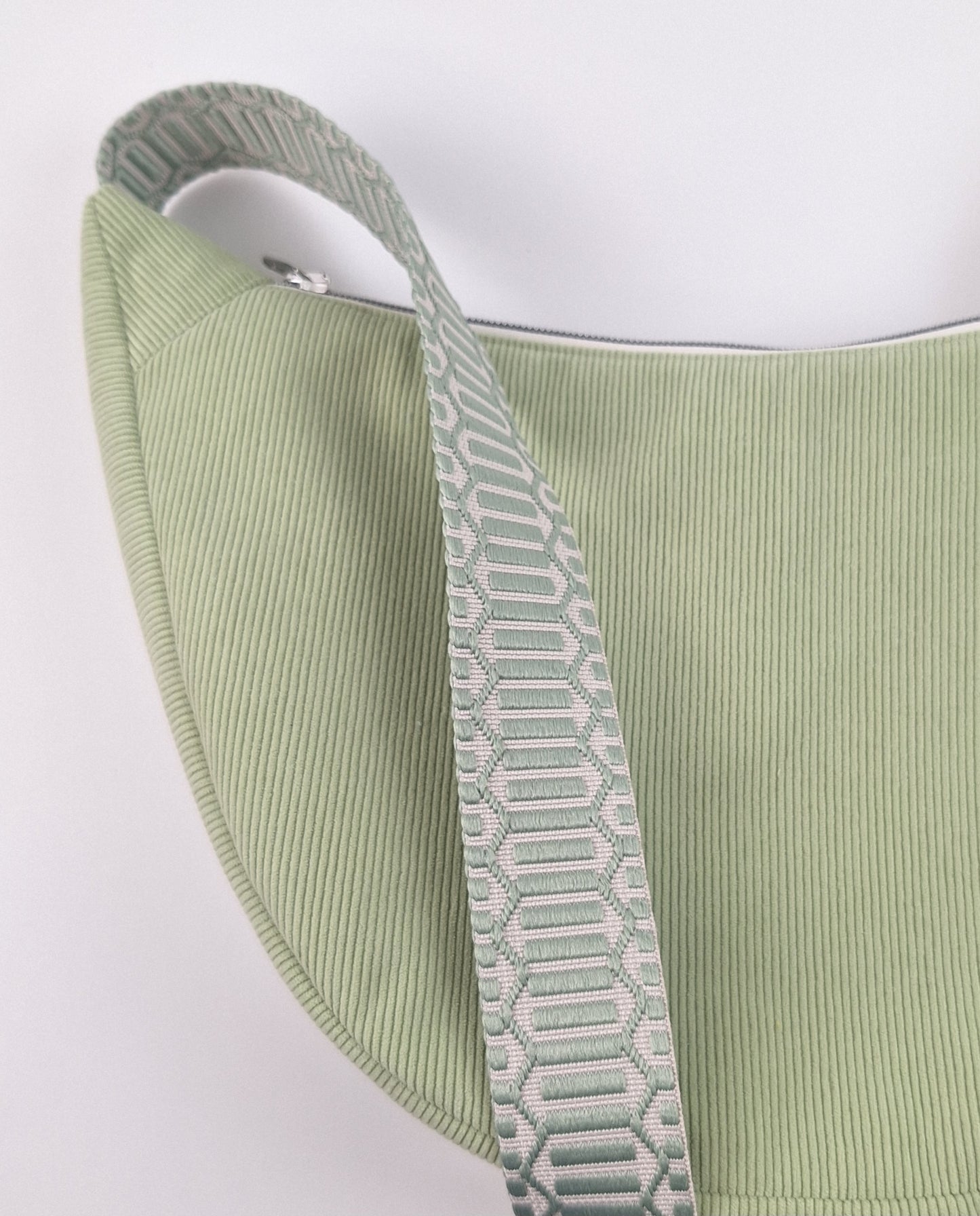 Tote bag for wearing over the shoulder